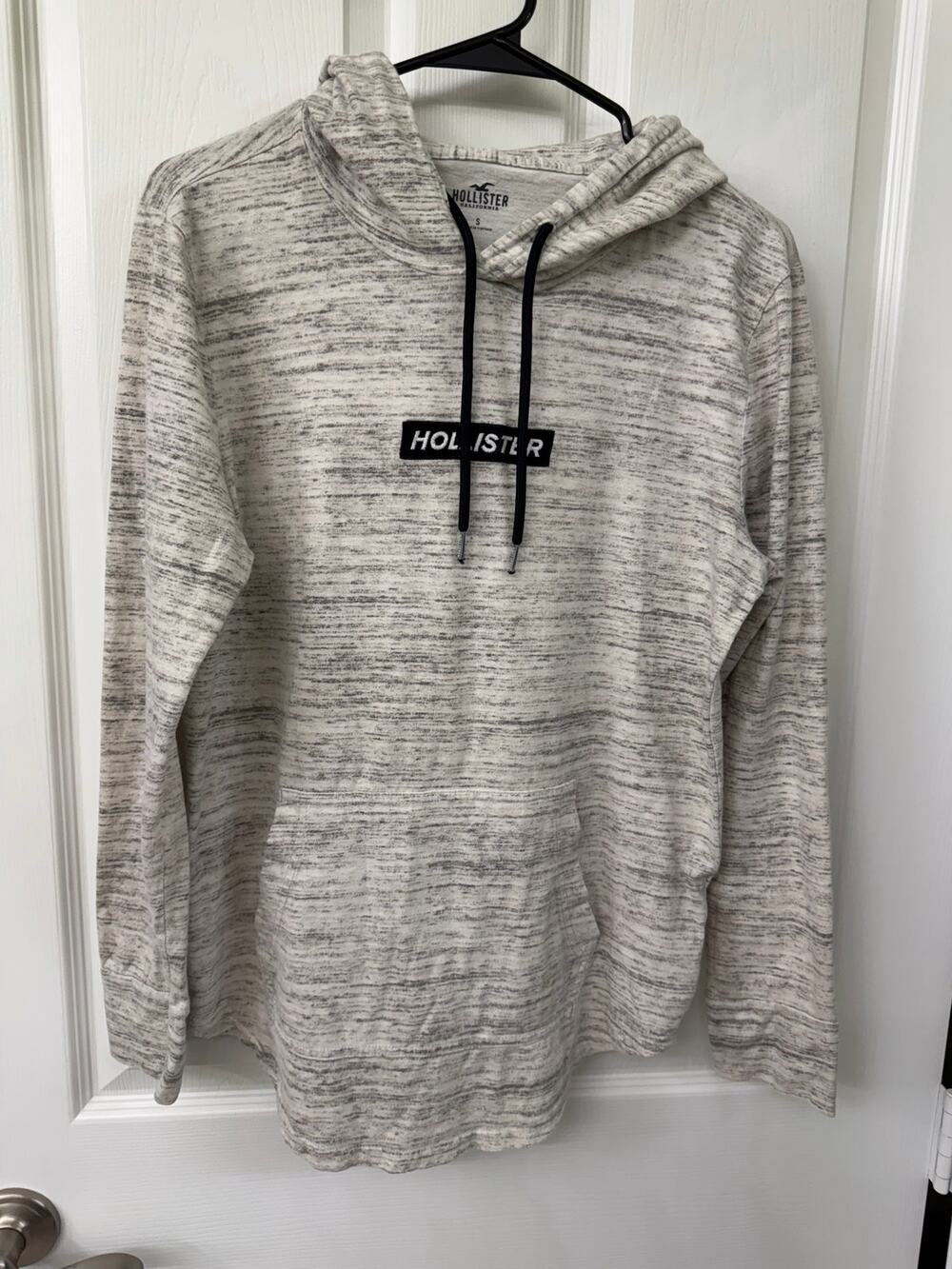Hollister gray heathered long-sleeve hooded pullover kangaroo pocket small